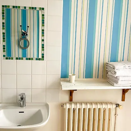 Hotell Au Ptit Mousse - Et Restaurant 2*