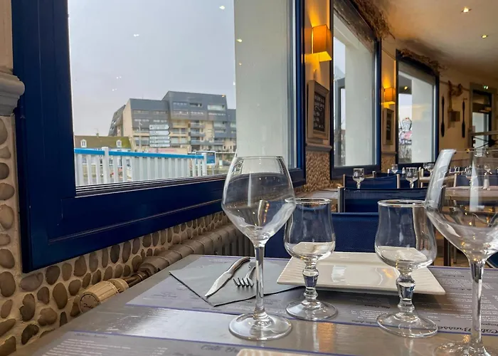 Au Ptit Mousse - Et Restaurant Hotel Courseulles-sur-Mer